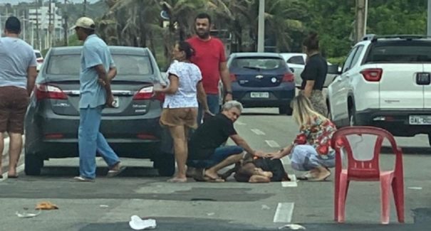 Flanelinha é atropelado na avenida Litorânea