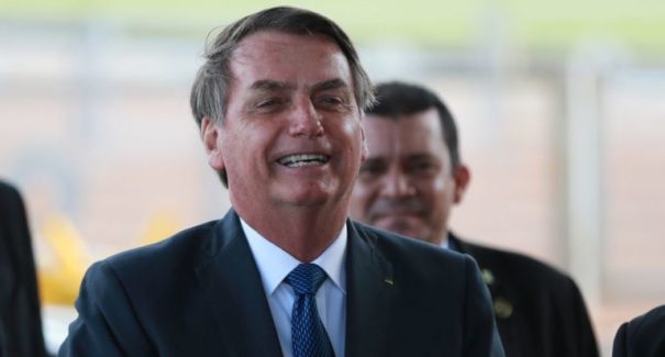 MP de Bolsonaro permite a suspensão de contrato de trabalho em até 4 meses