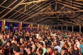 Telhado da Casa das Dunas desaba durante Baile da Prometida