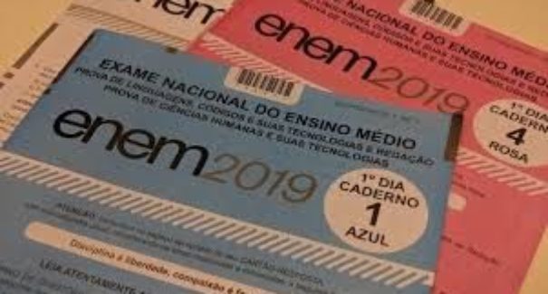 Ministro da Educação admite “inconsistência” no gabarito de provas do Enem