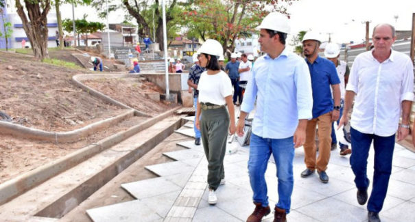 Prefeito faz vistoria na reforma da Praça da Bíblia