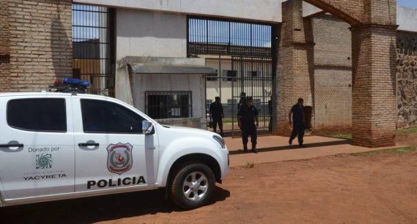 Após fuga do PCC, diretor de presídio e outros 30 agentes são presos