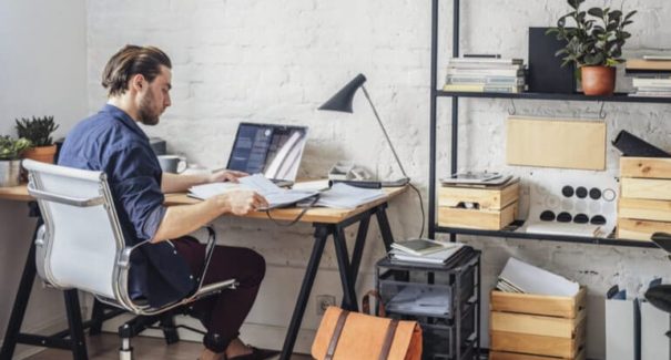 Como montar um home office agradável e produtivo