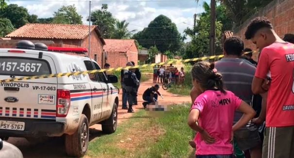Jovem é morto a tiro enquanto andava de bicicleta