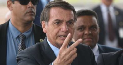 ”Pessoa com HIV é uma despesa para todos nós”, aponta Bolsonaro