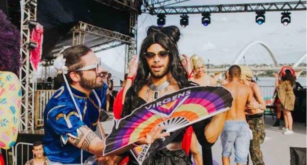 Polêmica sobre fantasias politicamente incorretas marca o carnaval 2020