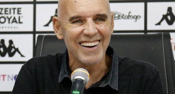 Morre Valdir Espinosa, treinador campeão do mundo pelo Grêmio
