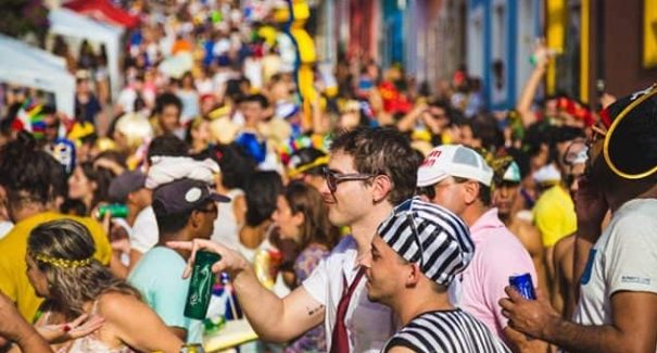 Saiba como equilibrar Carnaval e alimentação