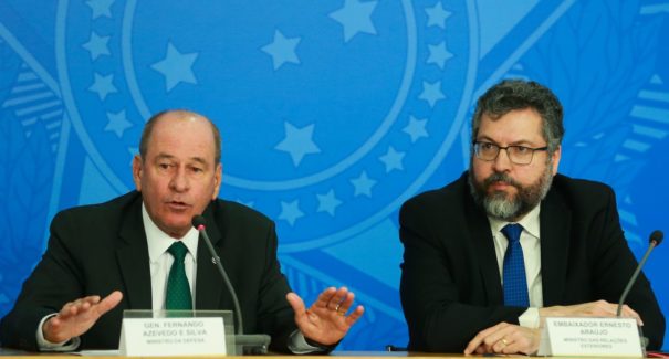 Brasileiros repatriados da China ficarão de quarentena em Goiás