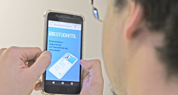 MEC busca alternativa para voltar a emitir carteira de estudante