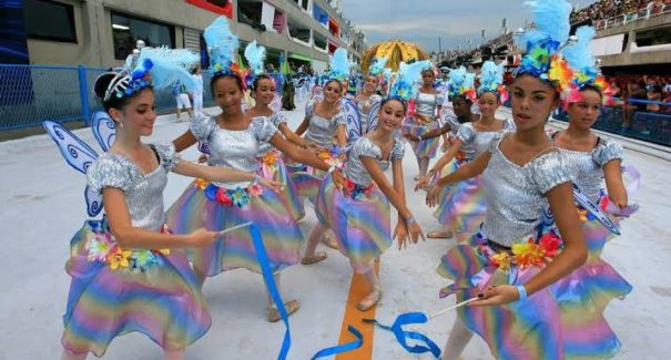 Crianças no carnaval? Só com autorização