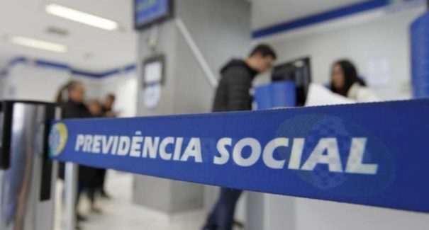 MP autoriza contratação de servidor aposentado para INSS