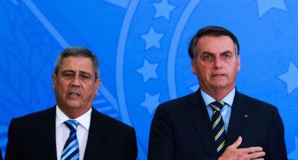 Bolsonaro dá posse a Braga Netto na Casa Civil