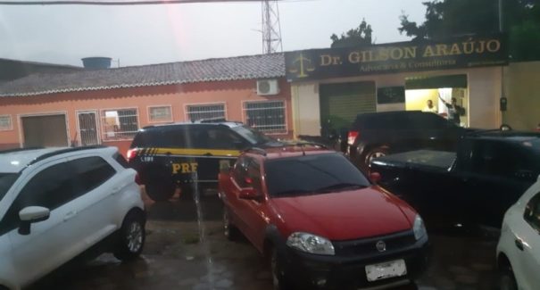 Homem é preso na BR-135 por uso de documento falso e receptação de veículo