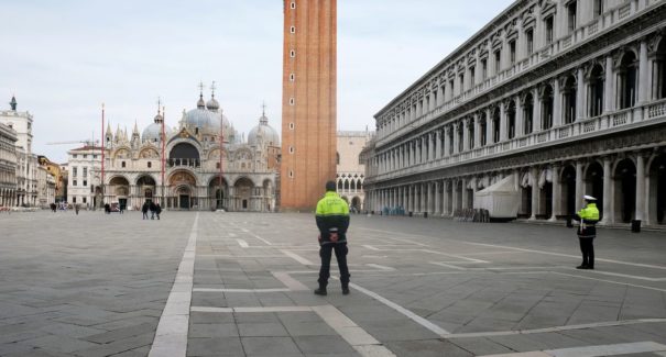 Mortes por coronavírus na Itália disparam e Lombardia busca restrições