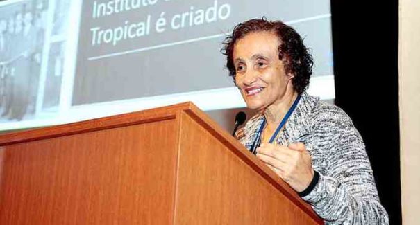 ‘Meninas, venham ser cientistas’, diz médica brasileira que sequenciou o genoma do coronavírus