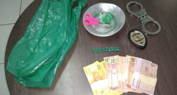 Polícia prende casal por suspeita de tráfico de drogas