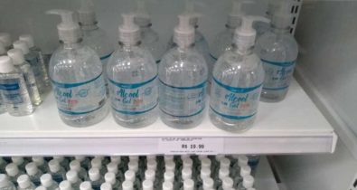 Farmácias de manipulação podem vender álcool gel