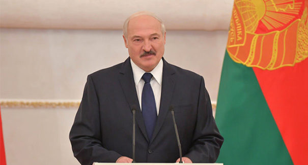Presidente da Bielorrússia indica vodca e sauna para curar coronavírus