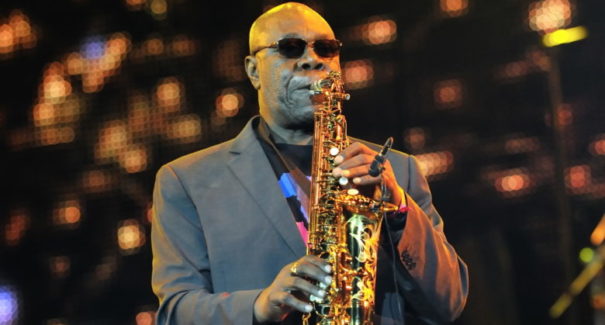 Manu Dibango, astro do jazz, morre aos 86 anos com coronavírus