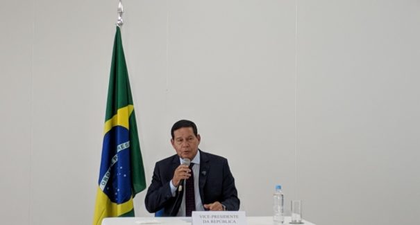 “Muito entusiasmado”, afirma Mourão após reunião com Flávio Dino