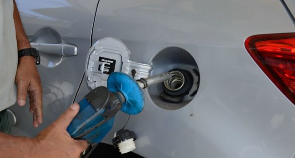 Petrobras espera que queda de preço da gasolina chegue aos postos
