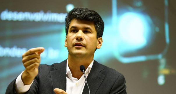 BNDES anuncia R$ 2 bilhões de crédito para área da saúde