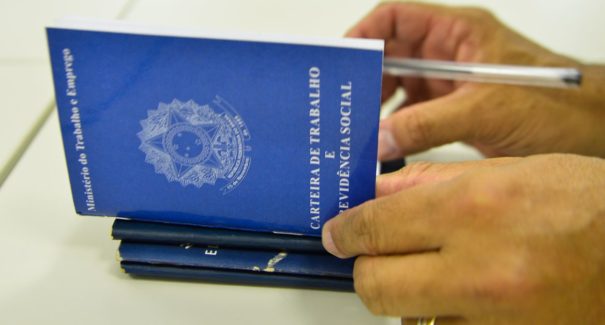 Em abril: Brasil criou 196.9 mil vagas de emprego formal