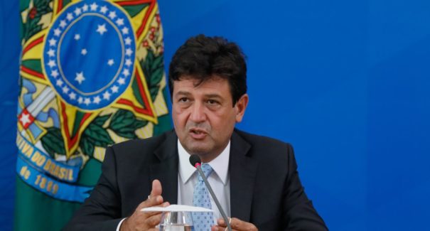Governo declara transmissão comunitária em todo o país