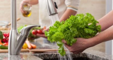 Saiba como limpar verduras e legumes para evitar a contaminação