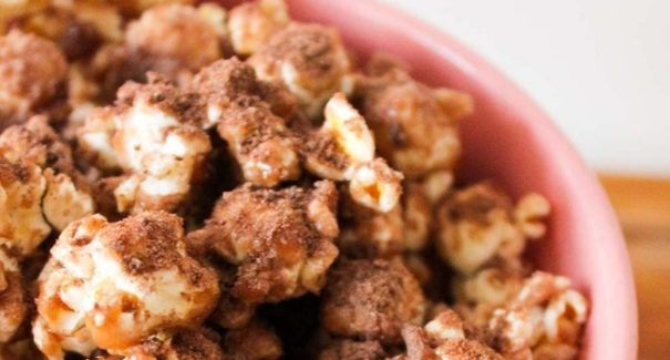 Saiba como fazer pipoca doce com chocolate