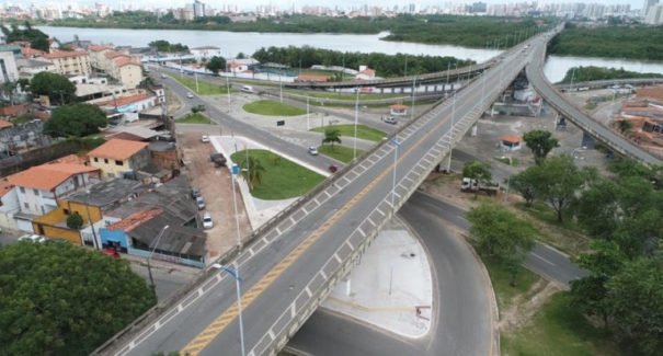 Estacionamento no bairro da Camboa é entregue para a população