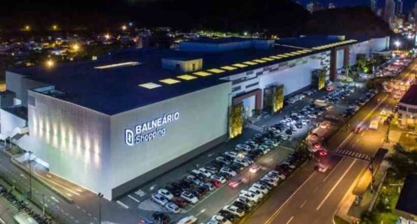 Shopping faz chantagem: só doa respiradores se puder reabrir as lojas