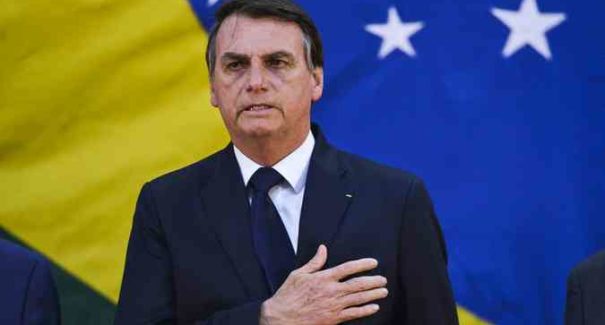 Em dia com mais mortes por coronavírus no Brasil, Bolsonaro deseja força ao ‘grande povo britânico’