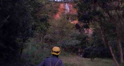 Jovem morre ao cair de cachoeira de 100 metros