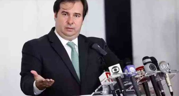 Corte de salários dos servidores públicos entra no radar de autoridades