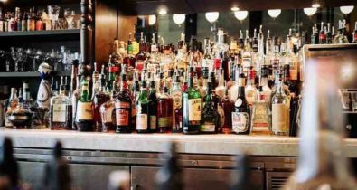 OMS sugere limitar venda de bebida alcoólica durante a pandemia