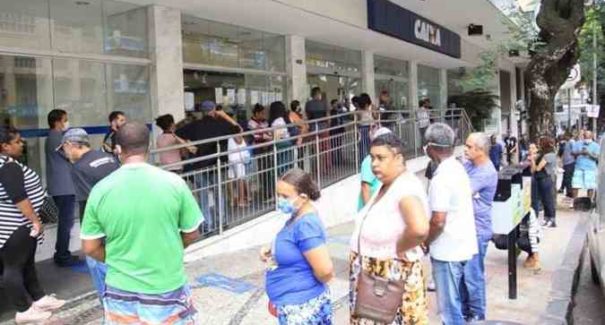 Justiça Federal suspende exigência de regularização de CPF para recebimento do auxílio de R$ 600