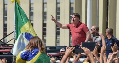 ‘Acredito em vocês’, diz Bolsonaro a apoiadores pró-intervenção militar