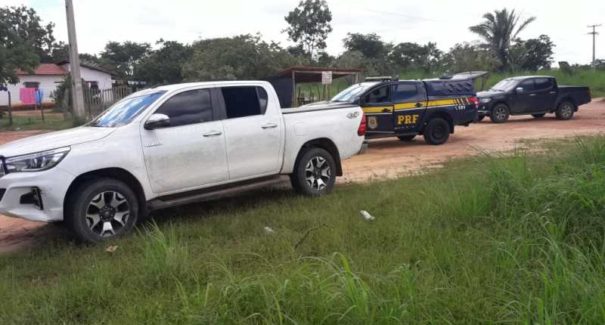 Polícia recupera caminhonete que havia sido roubada na BR 316