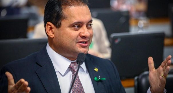 “É para o Maranhão”, diz Weverton Rocha após ser criticado por doar 1 tonelada de alimentos durante live
