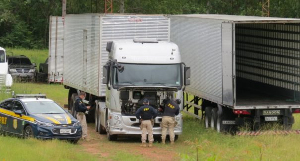 Vídeo: PRF recupera caminhões roubados com carga de leite avaliada em R$80 mil reais