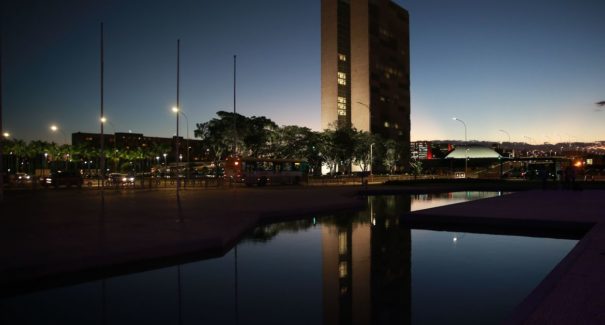 Câmara aprova suspensão de cadastro negativo durante pandemia