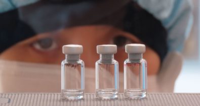 Vacina contra o coronavírus será testada no Reino Unido a partir de quinta-feira
