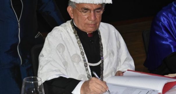 VIDEOCONFERÊNCIA: Reitor Natalino Salgado concede grau a formandos de medicina
