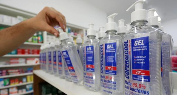 App permite buscar locais com melhores preços de álcool gel e máscara