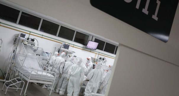 Brasil tem mil novas mortes por covid-19 e total chega a 21.048