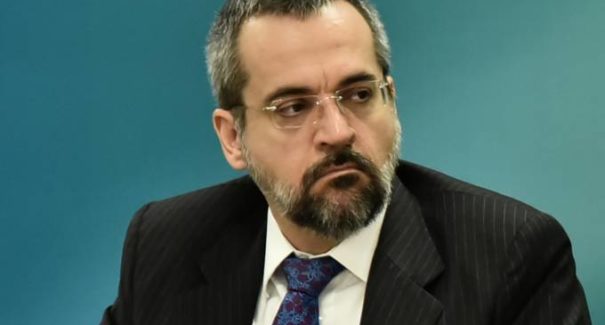 Proposta de adiamento do Enem segue hoje para a Câmara dos Deputados