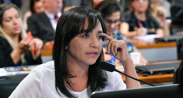 “Estamos vivendo em um momento de incertezas”, afirma Eliziane Gama