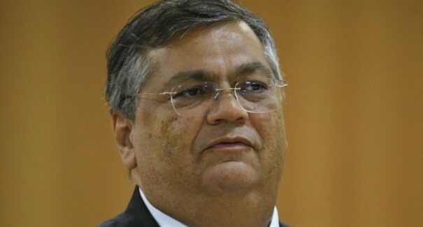Dino diz que “ainda não vê razão” para prisão preventiva de Bolsonaro